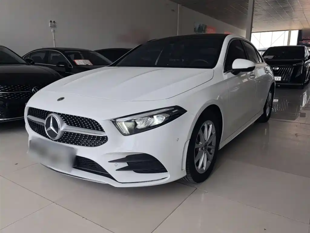 Mercedes-Benz A-Class 2022 — фото 2