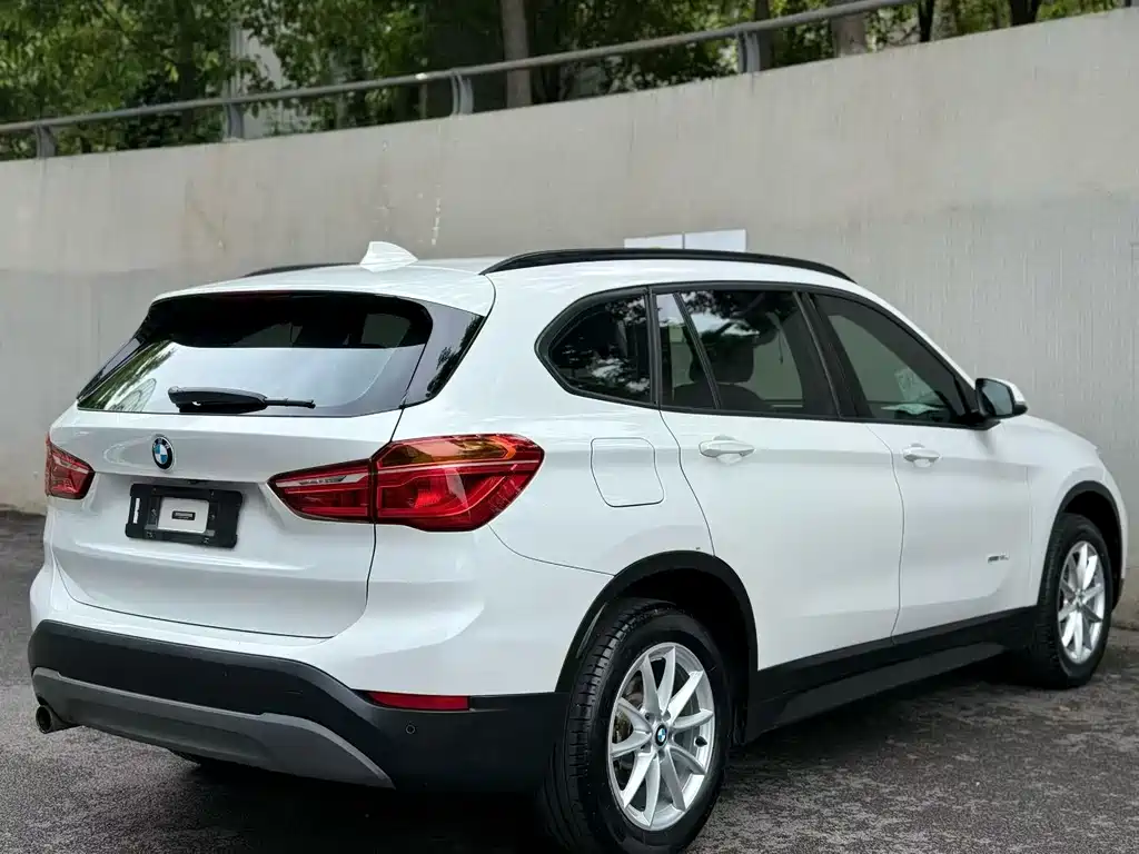 BMW X1 2017 — фото 9