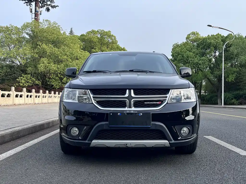 Dodge Journey 2014 — фото 2
