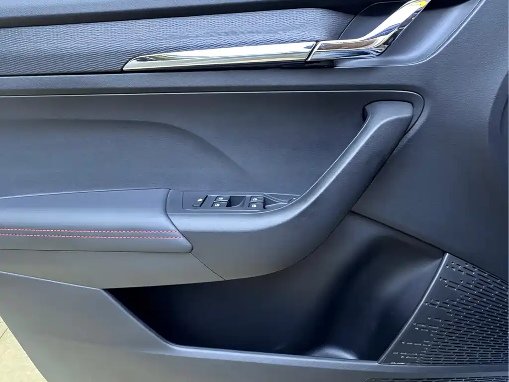 Skoda Kamiq 2023 — фото 10