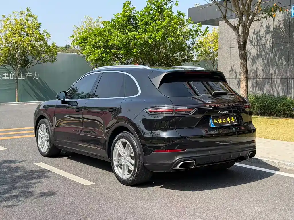 Porsche Cayenne 2019 — фото 9