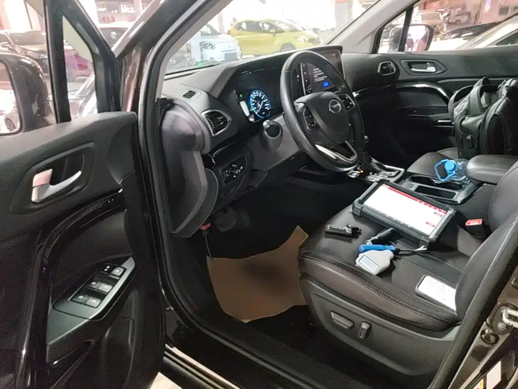 GAC Trumpchi GS4 2018 — фото 16