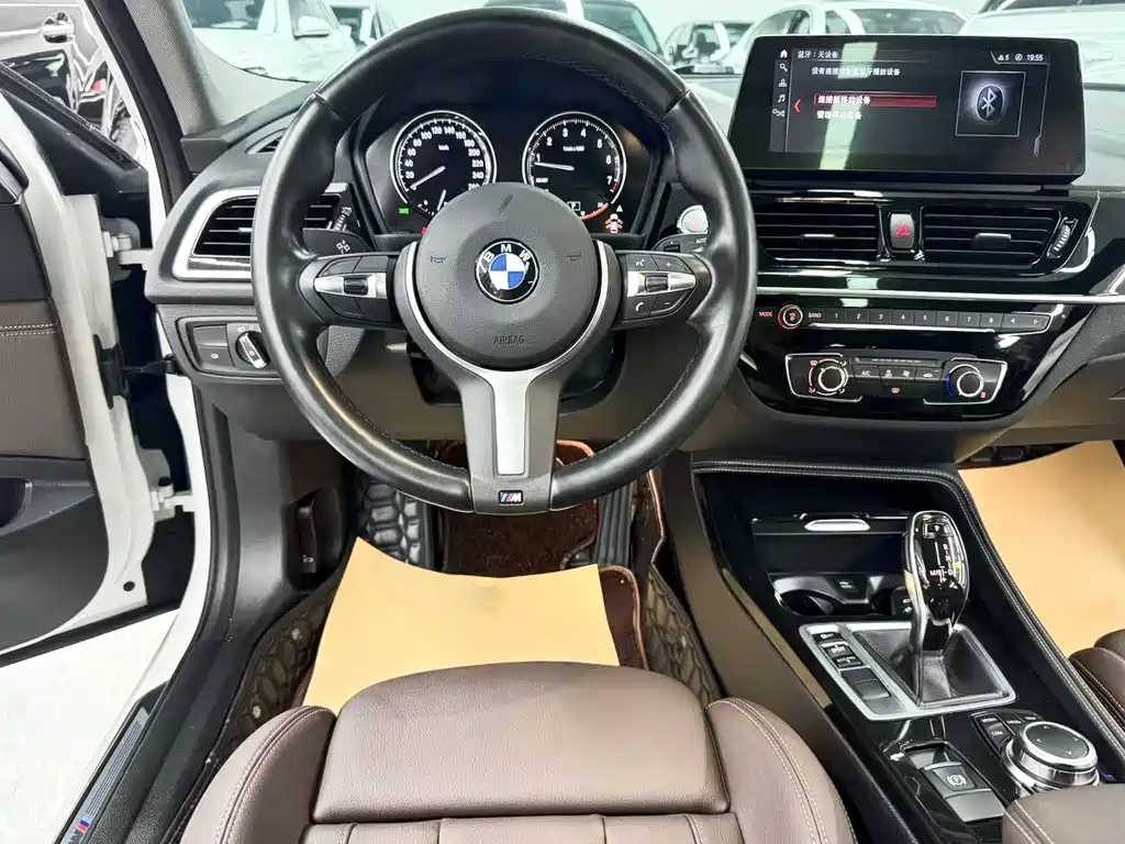 BMW 1 Series 2023 — фото 10