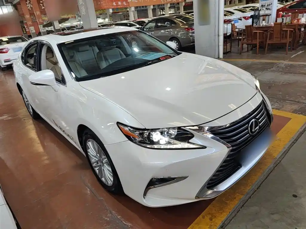 Lexus ES 2015 — фото 4