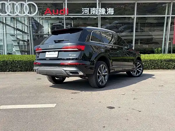 Audi Q7 2024