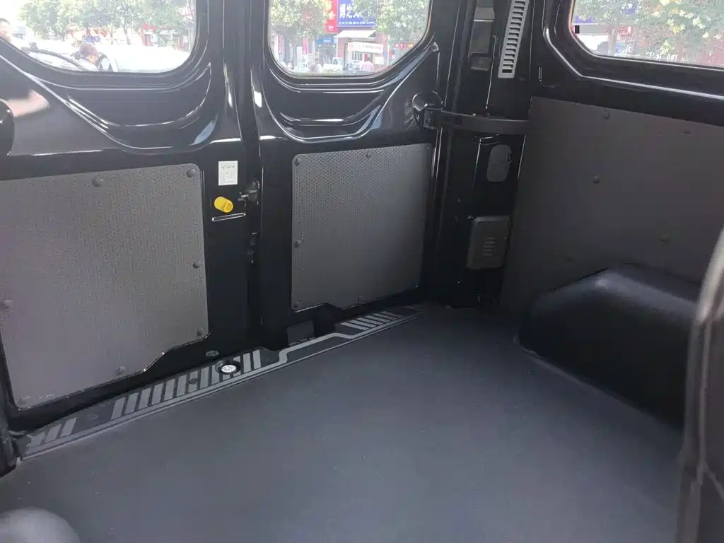 Ford Transit 2025