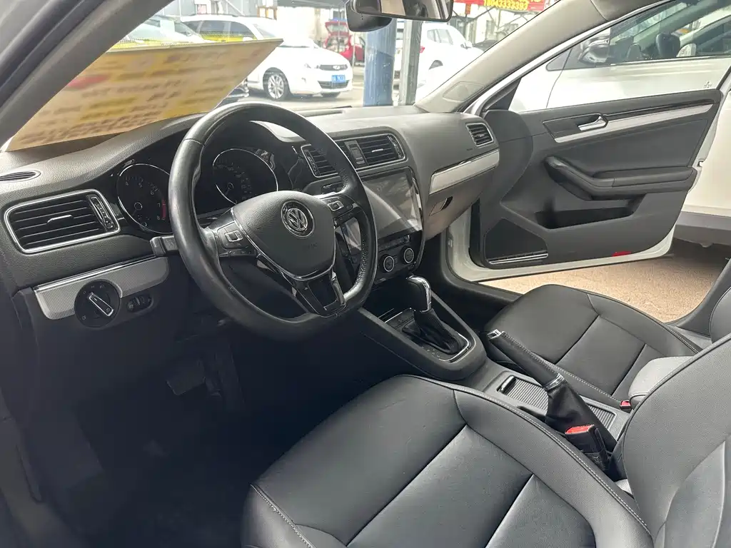 Volkswagen Passat 2022