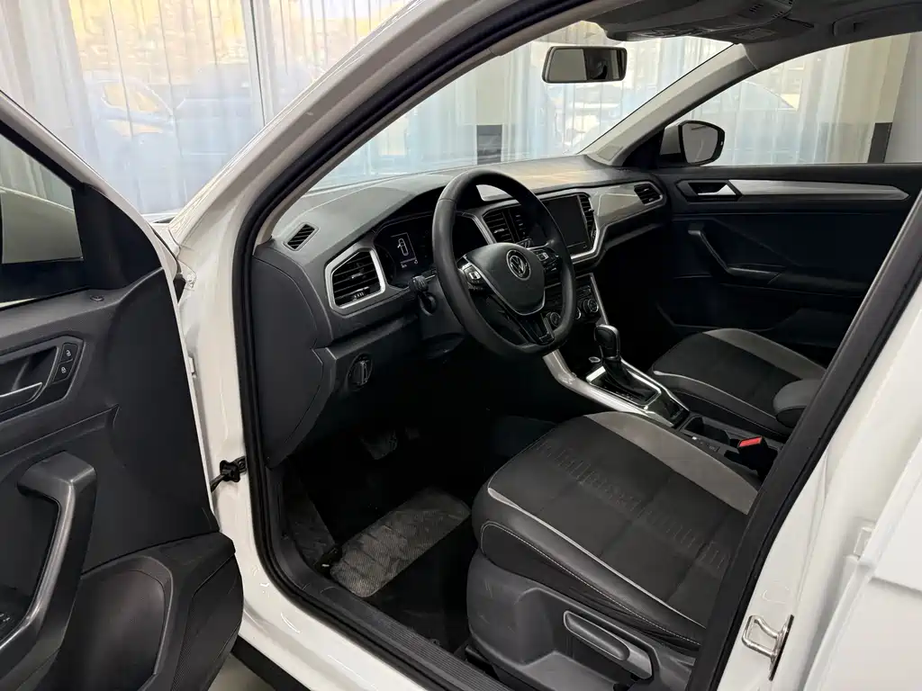 Volkswagen T-Roc 2022 — фото 12