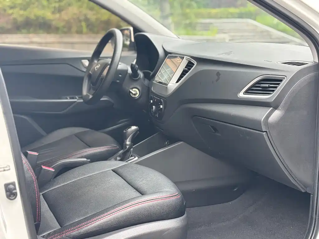 Hyundai Verna 2017 — фото 10