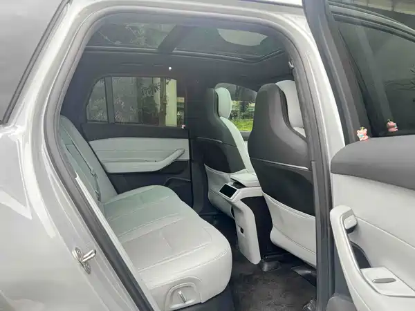 NIO ES6 2025