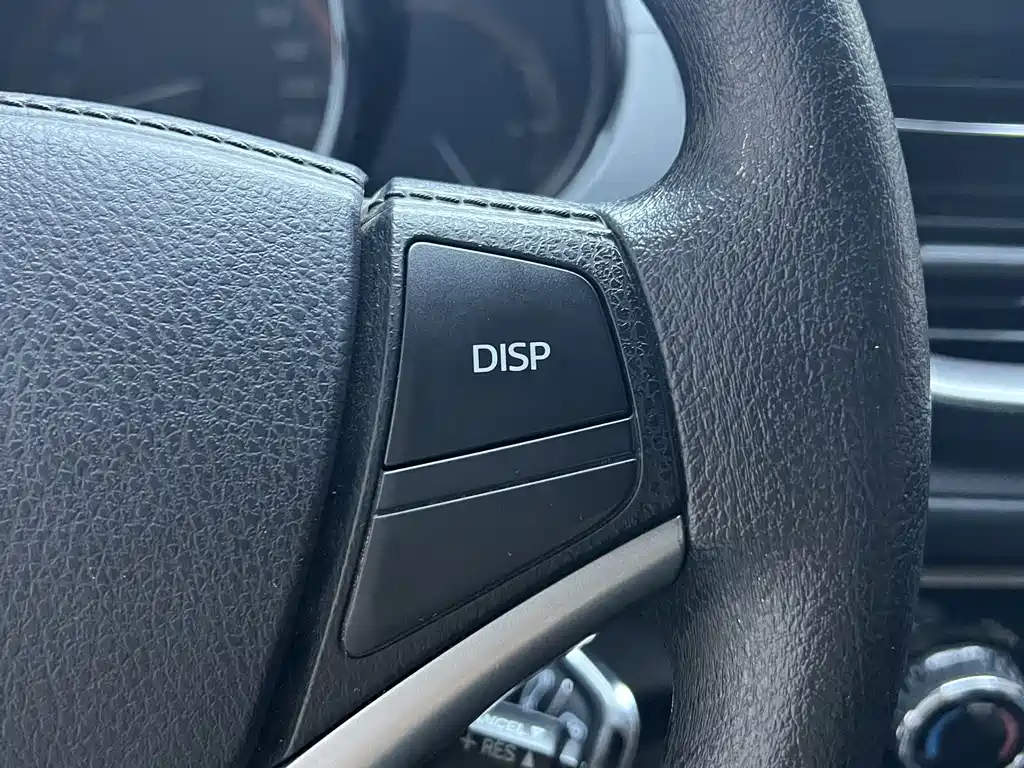 Toyota Yaris L 2022 — фото 8
