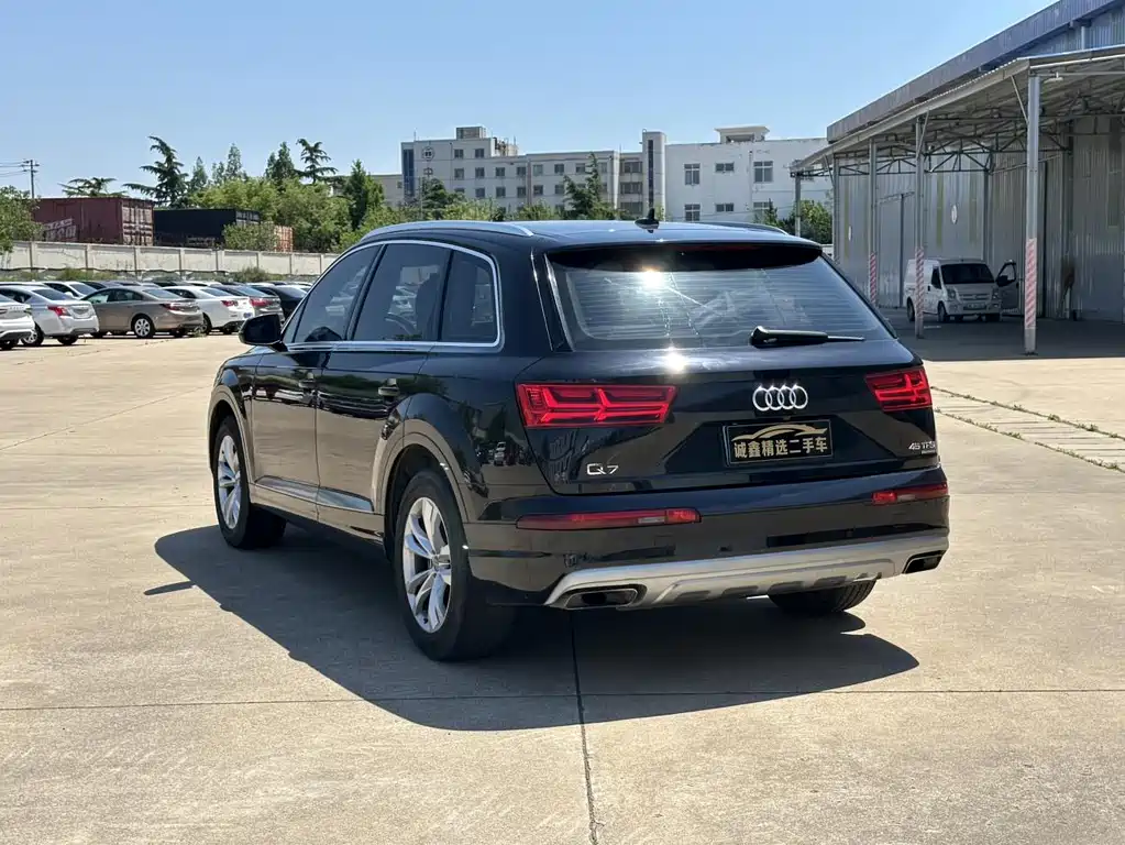 Audi Q7 2019 — фото 9