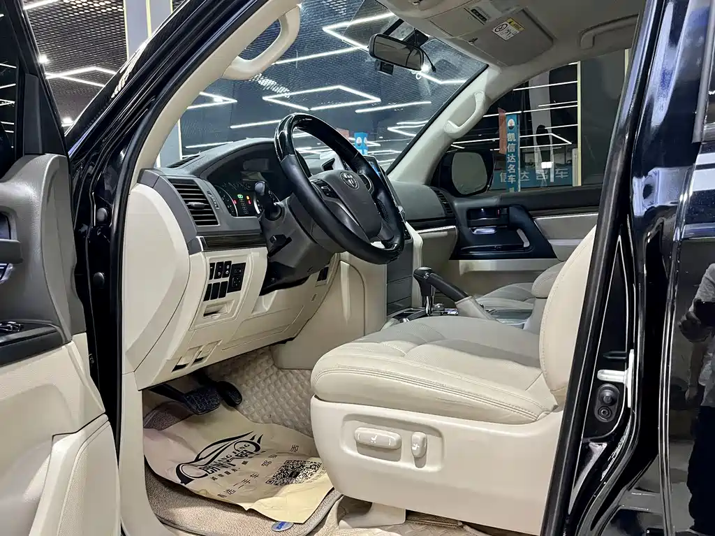 Toyota Land Cruiser 2019 — фото 13