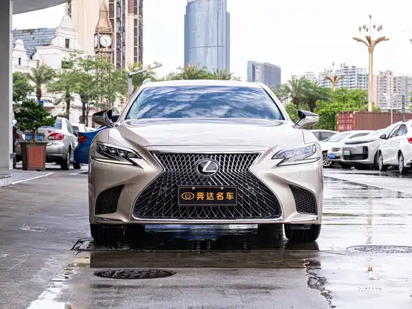 Lexus LS 2018
