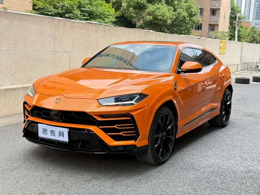 Lamborghini Urus 2023 — фото 1