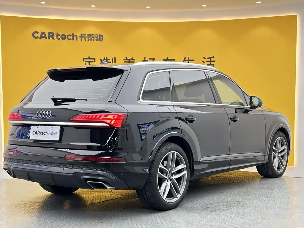 Audi Q7 2025 — фото 33