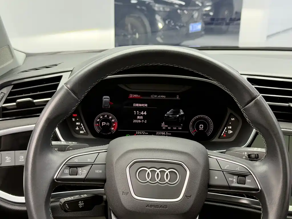 Audi Q3 2023 — фото 15