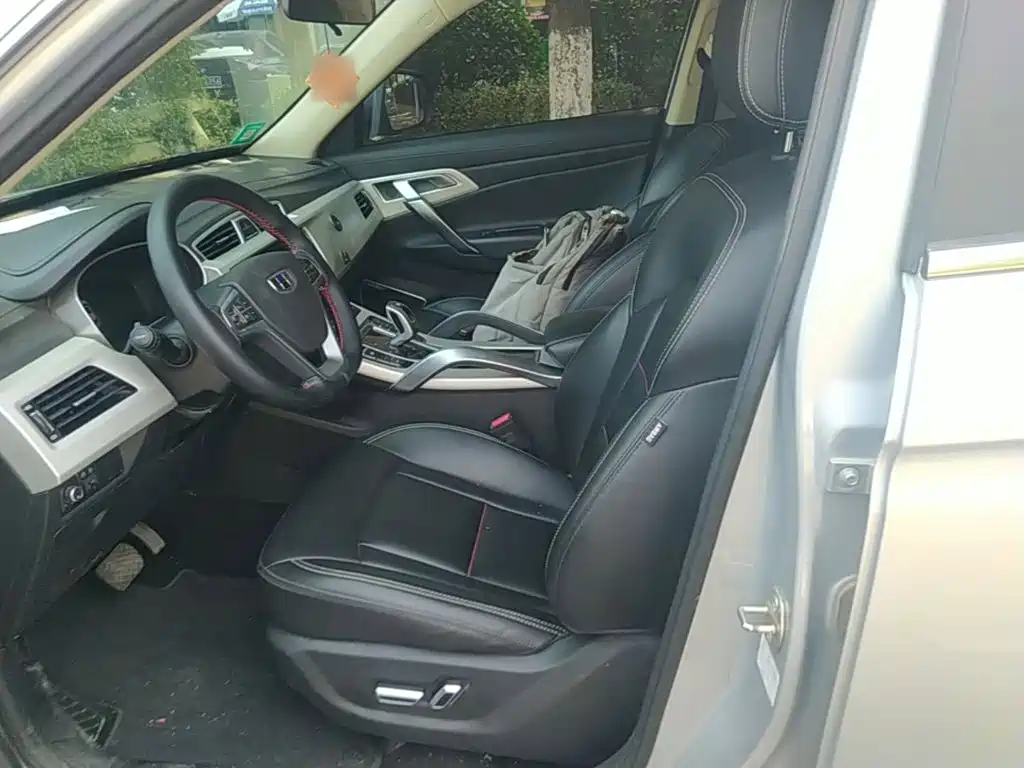 Geely Boyue 2019 — фото 15