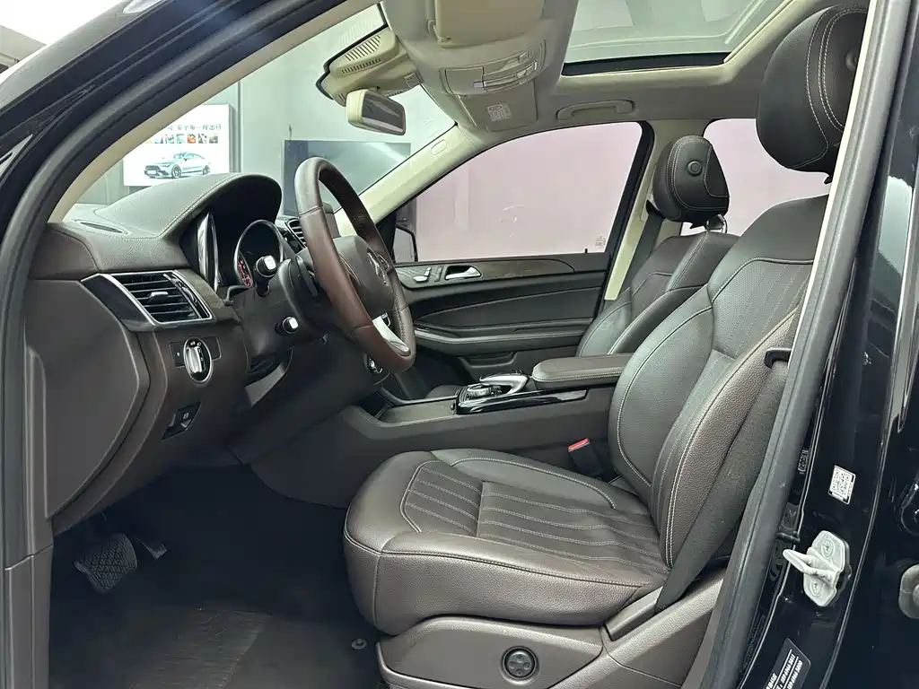 Mercedes-Benz GLE 2017 — фото 10