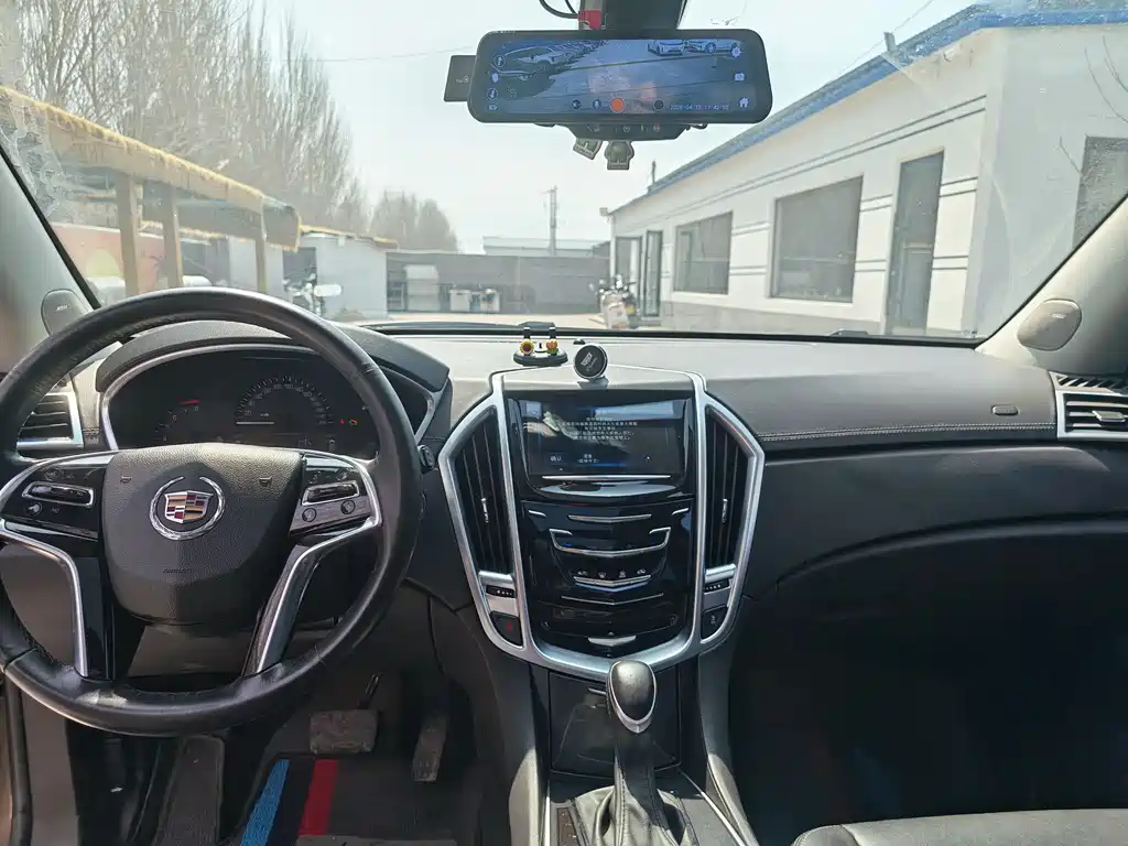 Cadillac SRX 2016 — фото 18