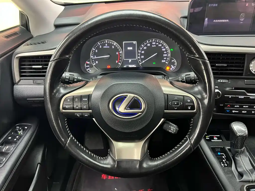 Lexus RX 2018 — фото 13