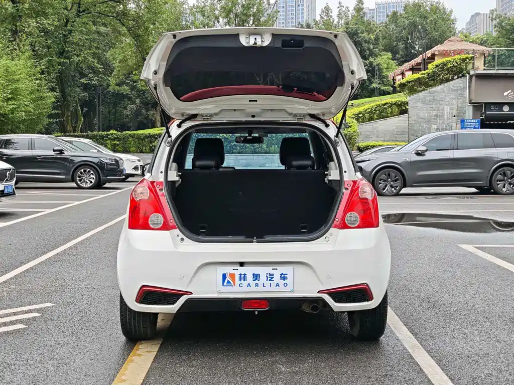 Suzuki Swift 2018 — фото 23