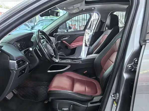 Jaguar F-PACE 2019