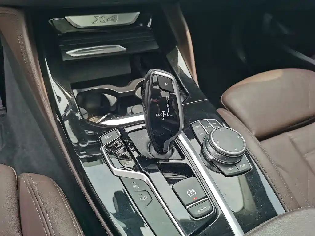 BMW X4 2021 — фото 14