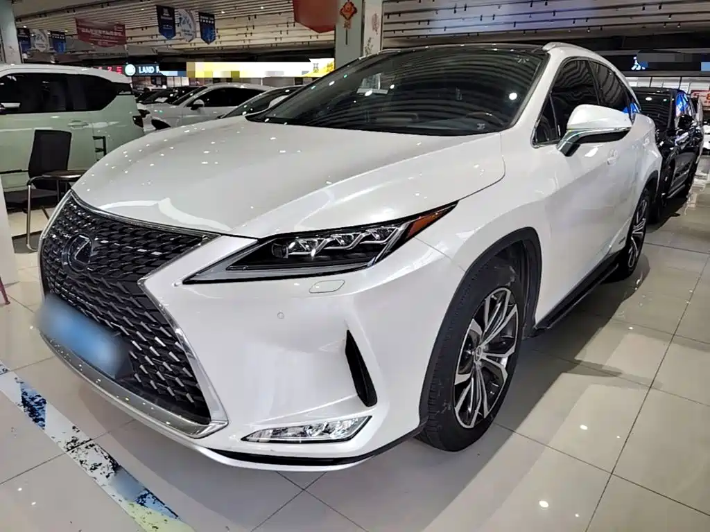 Lexus RX 2020 — фото 1