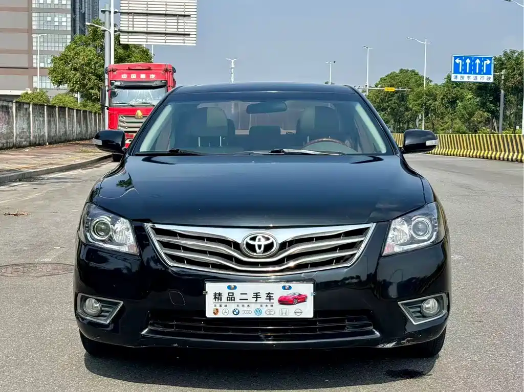 Toyota Camry 2014 — фото 2