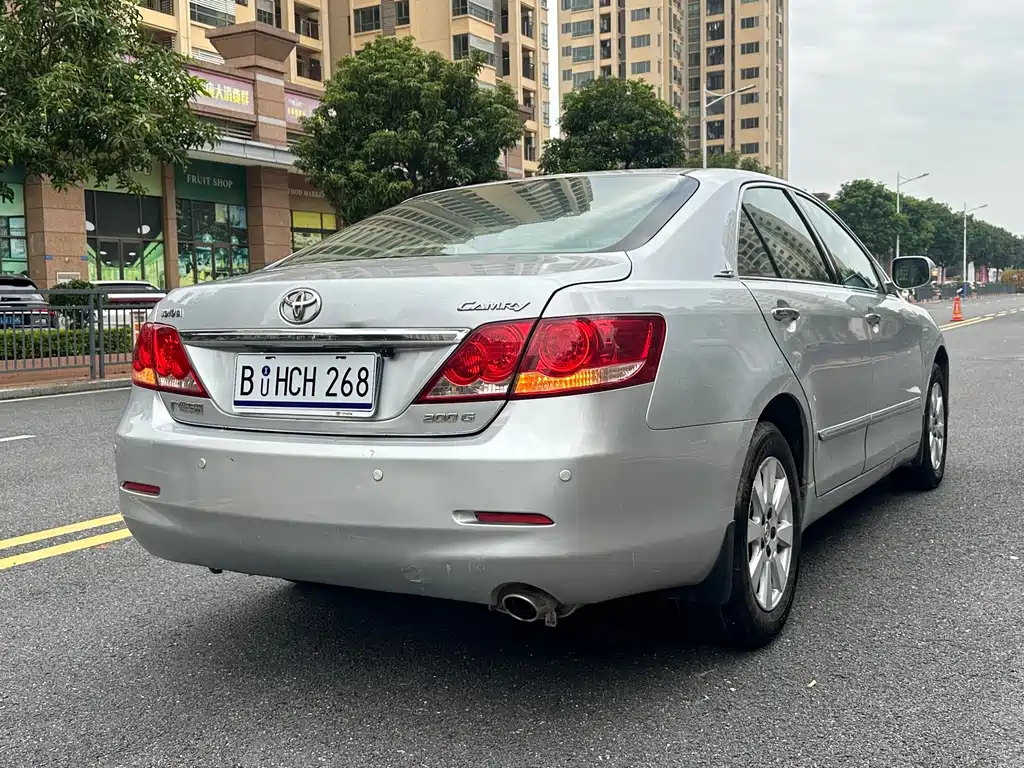 Toyota Camry 2008 — фото 4