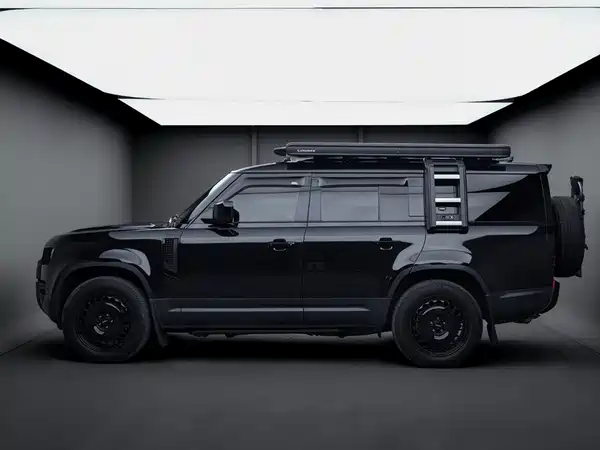 Land Rover Defender 2023