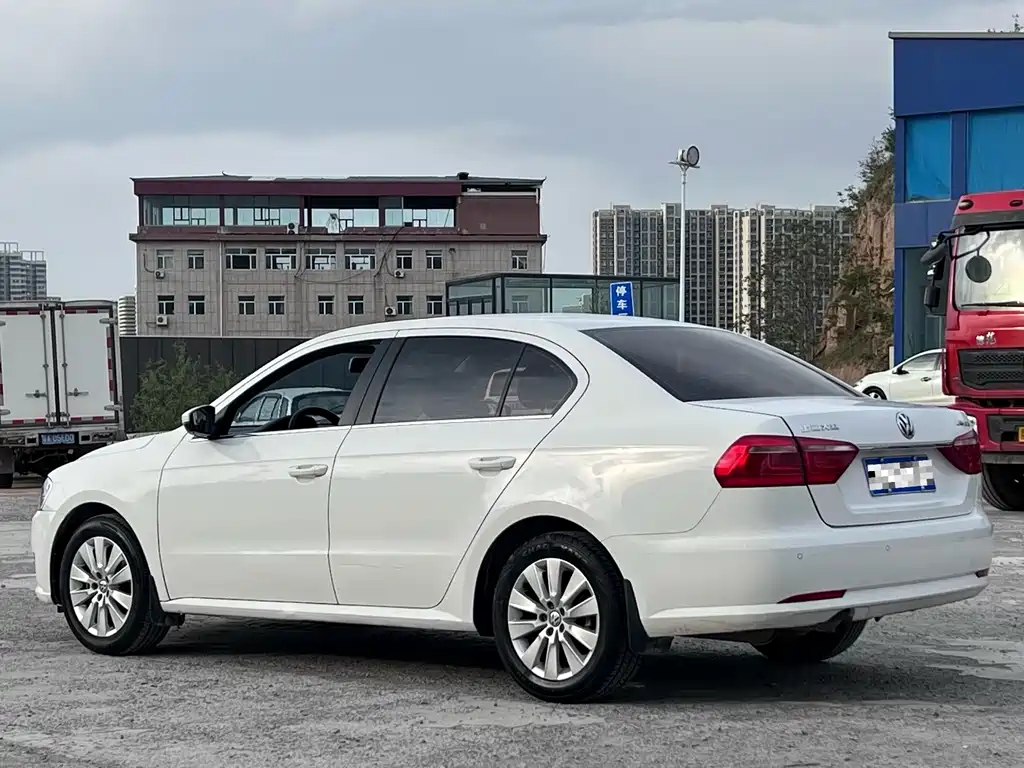 Volkswagen Lavida 2015 — фото 6