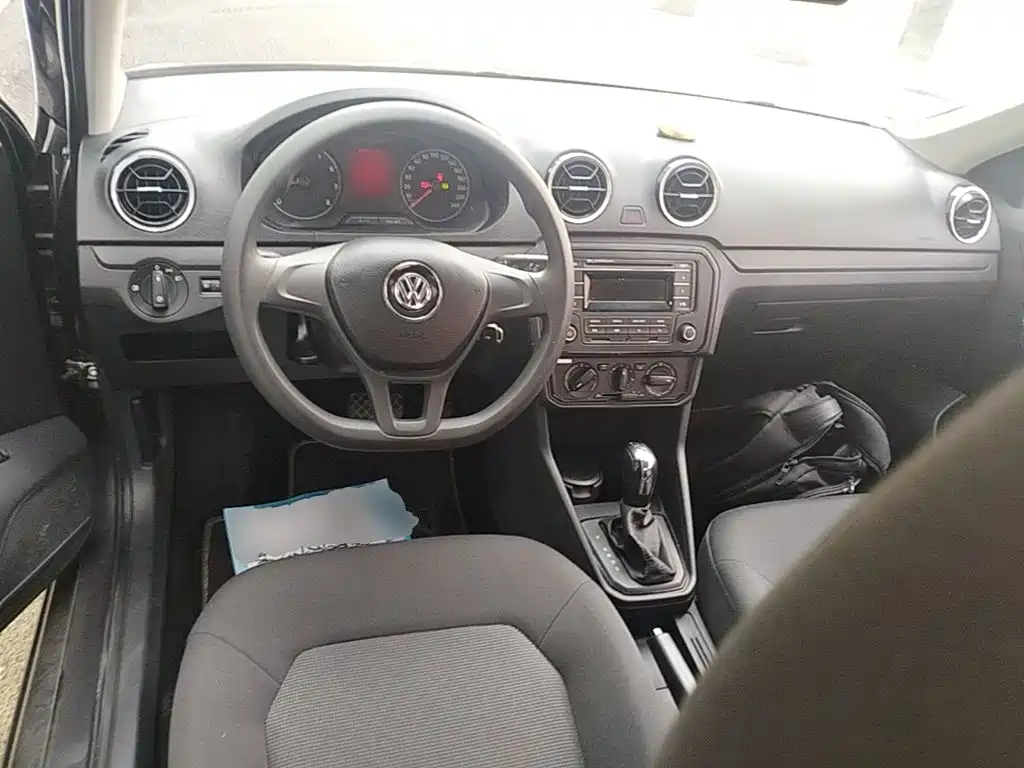 Volkswagen Jetta 2018 — фото 10
