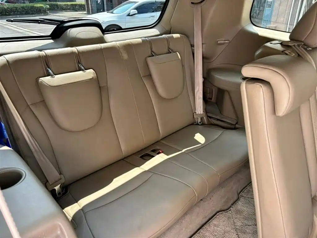Toyota Highlander 2010 — фото 16