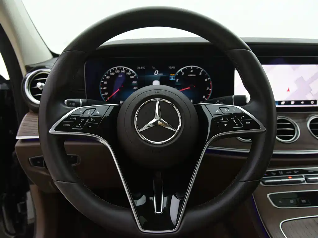 Mercedes-Benz E-Class 2023 — фото 10