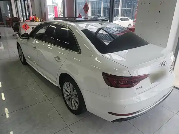 Audi A4L 2019