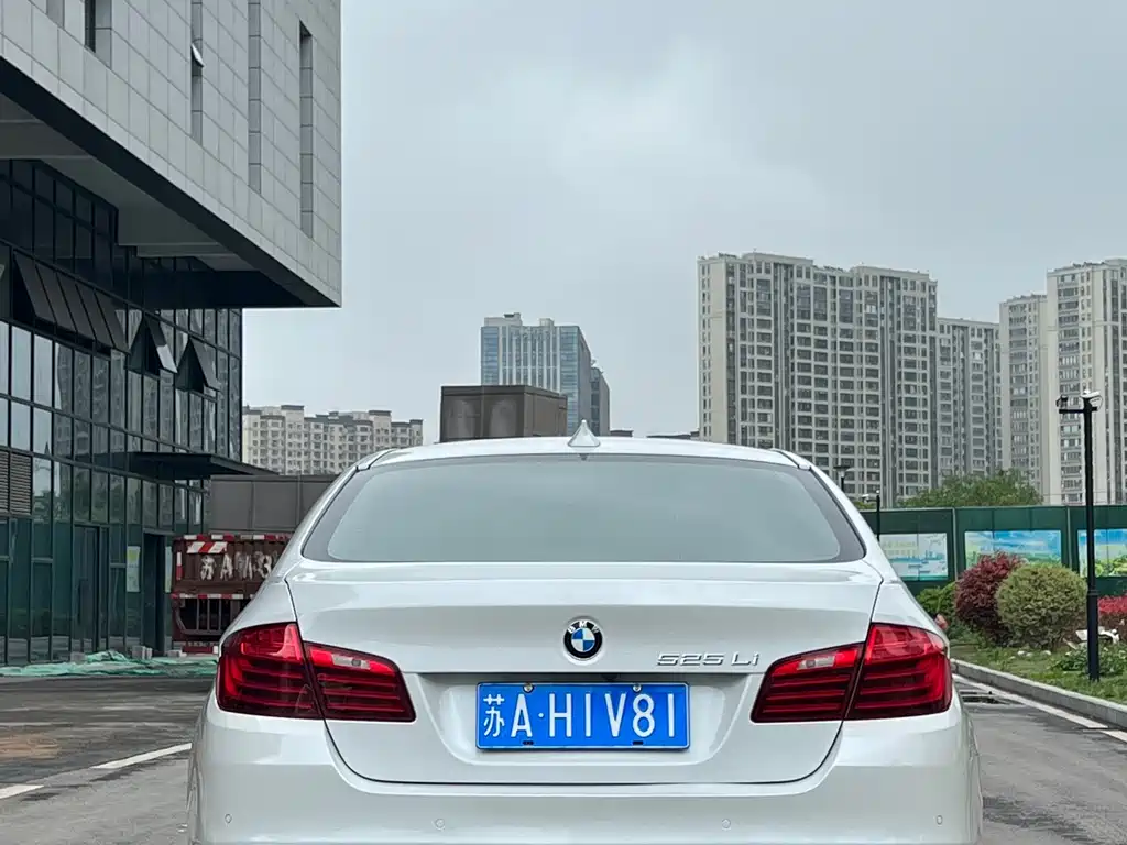 BMW 5 Series 2016 — фото 5