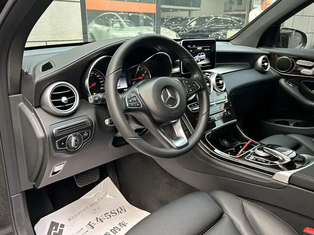 Mercedes-Benz GLC 2019 — фото 15