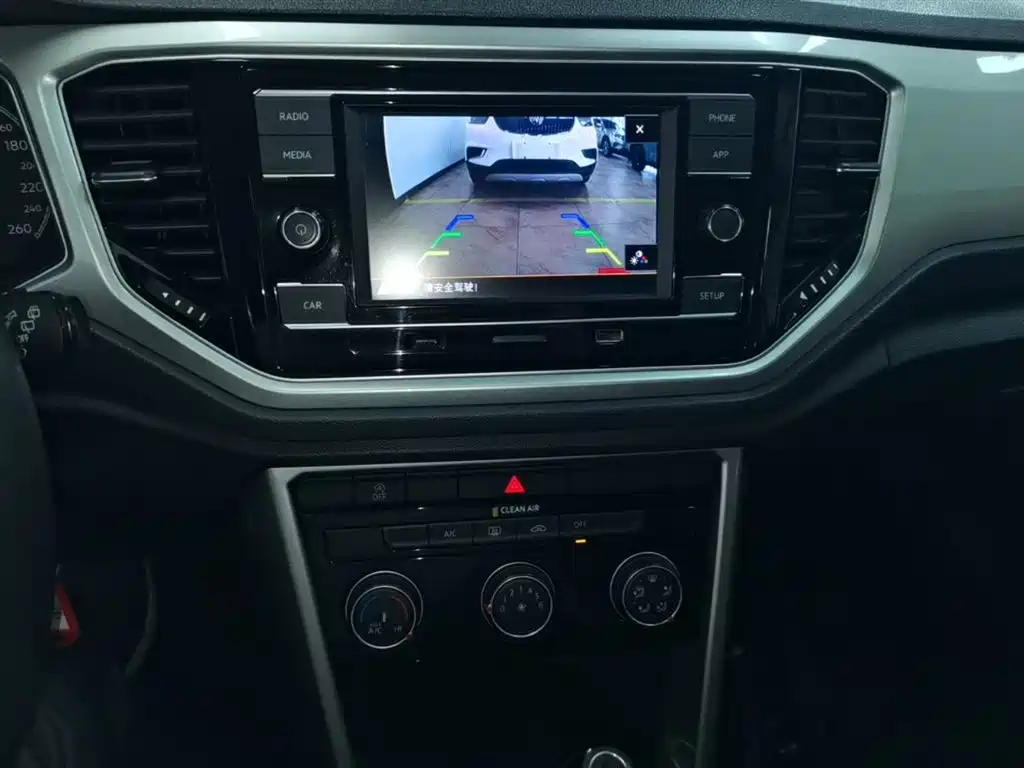 Volkswagen T-Roc 2020 — фото 13