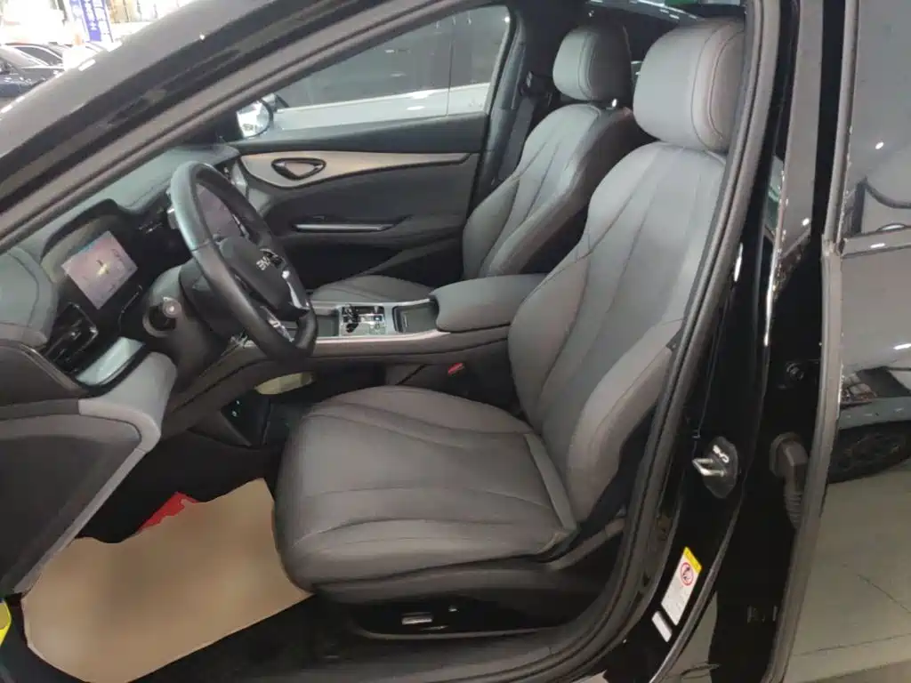 BYD Seal 07 DM-i 2025 — фото 15