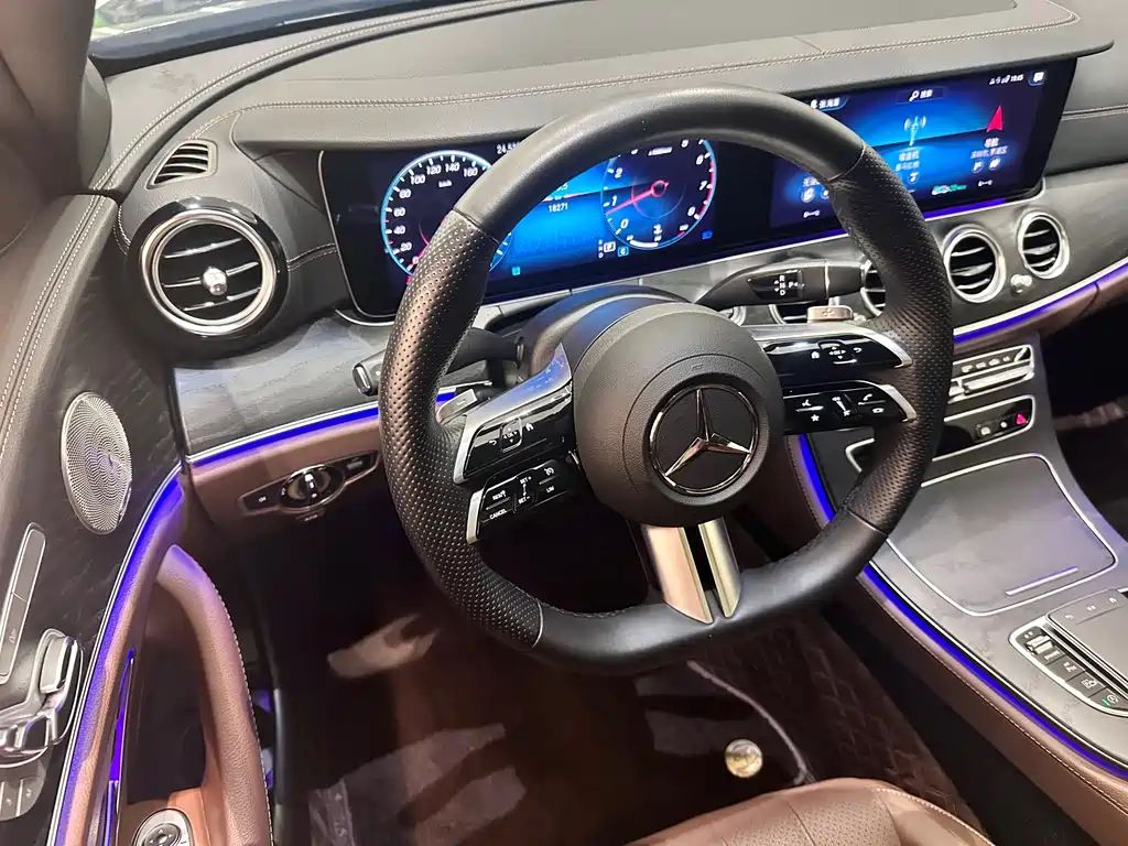 Mercedes-Benz E-Class 2023 — фото 12
