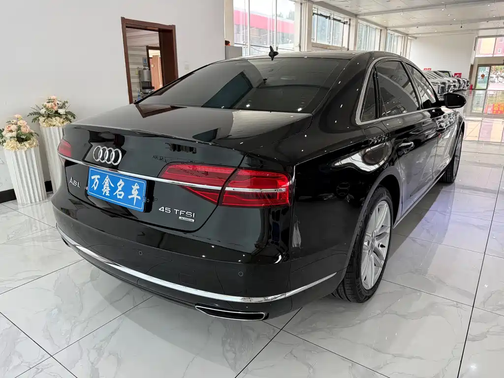 Audi A8 2017 — фото 17