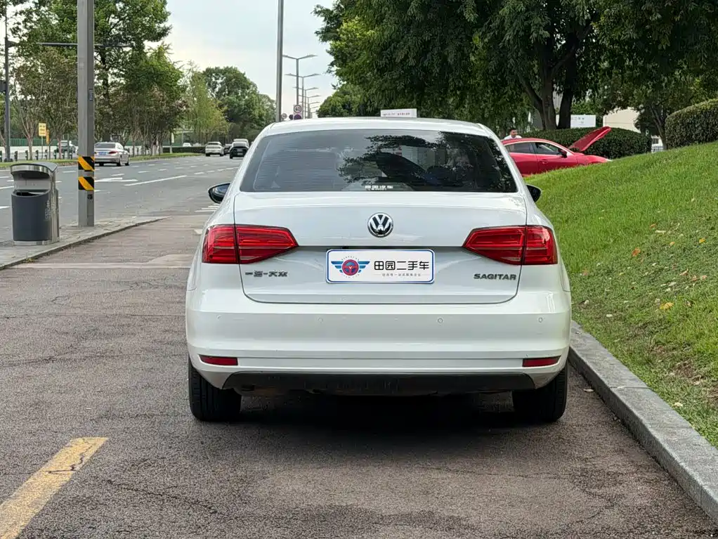 Volkswagen Sagitar 2017
