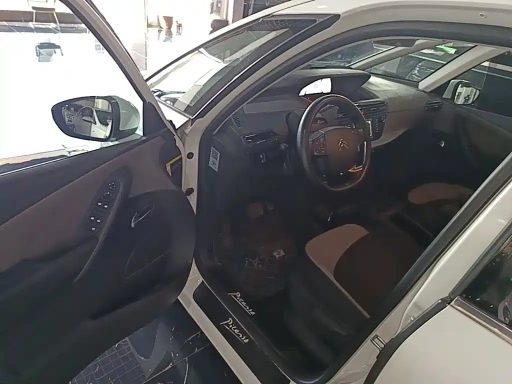 Citroën C4 PICASSO 2018 — фото 16