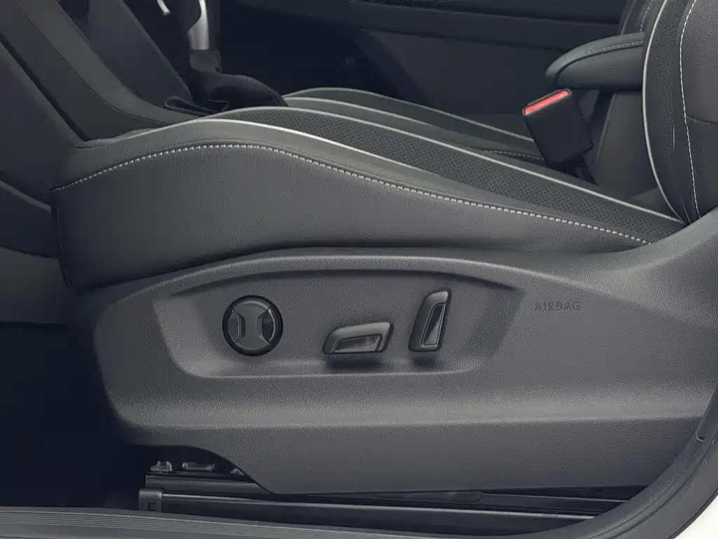 Volkswagen Tiguan L 2023 — фото 20