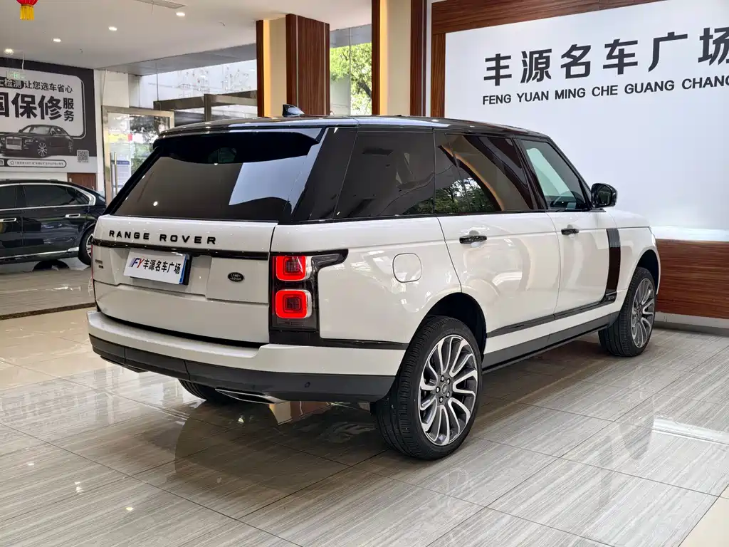 Land Rover Range Rover 2022 — фото 24