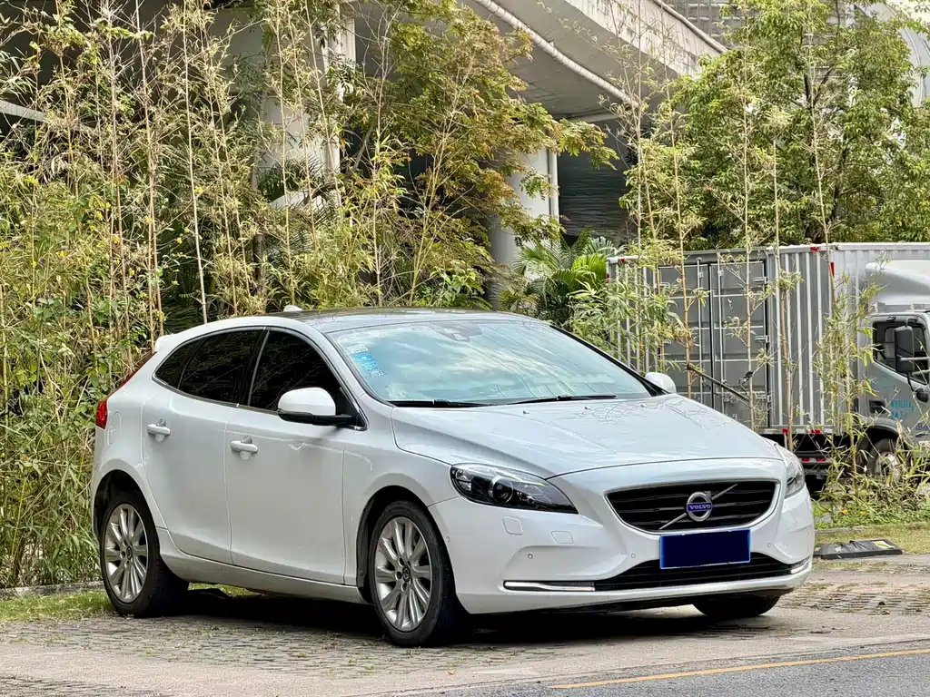 Volvo V40 2016 — фото 3