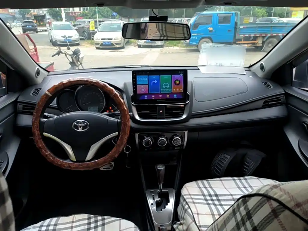 Toyota Yaris L 2021 — фото 10