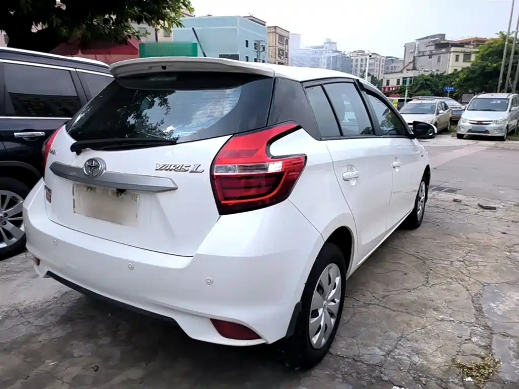 Toyota Yaris L 2021 — фото 7